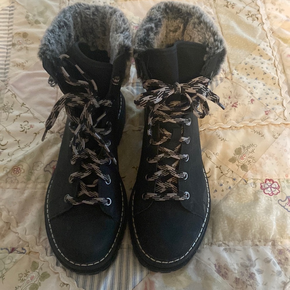 Time and Tru boots. Size 7W. Worn once. Great condition.